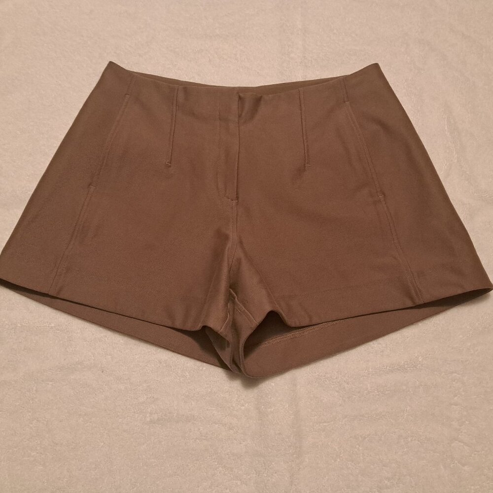Lululemon Daydrift Brown  Pleated High-Rise Short Womens Sz 6